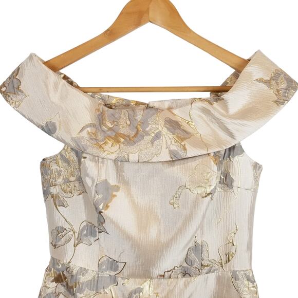 Calvin Klein Women's Metallic Off The Shoulder Cocktail Evening Dress Size 4 - Picture 4 of 9